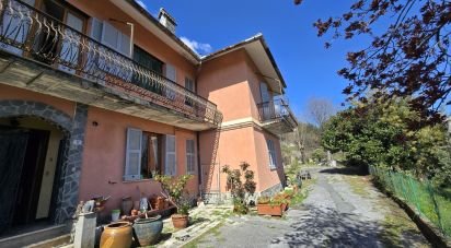 Casa indipendente 20 locali di 550 m² in Genova (16161)