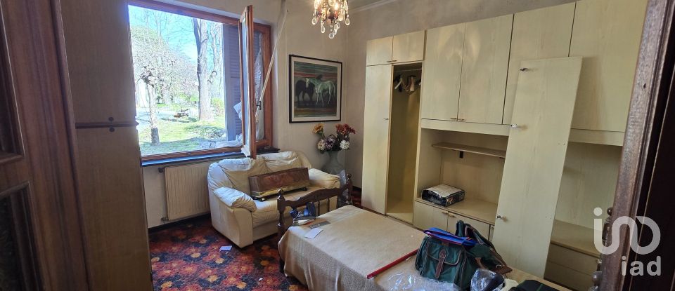 Casa indipendente 20 locali di 550 m² in Genova (16161)