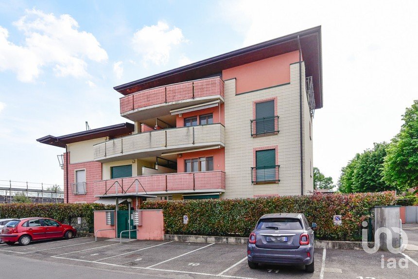 Three-room apartment of 92 m² in Meda (20821)