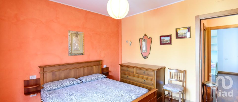 Three-room apartment of 92 m² in Meda (20821)