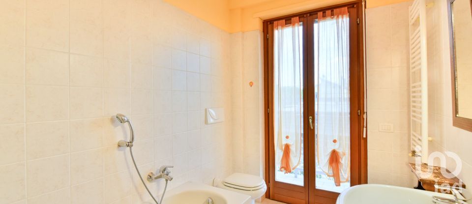 Three-room apartment of 92 m² in Meda (20821)