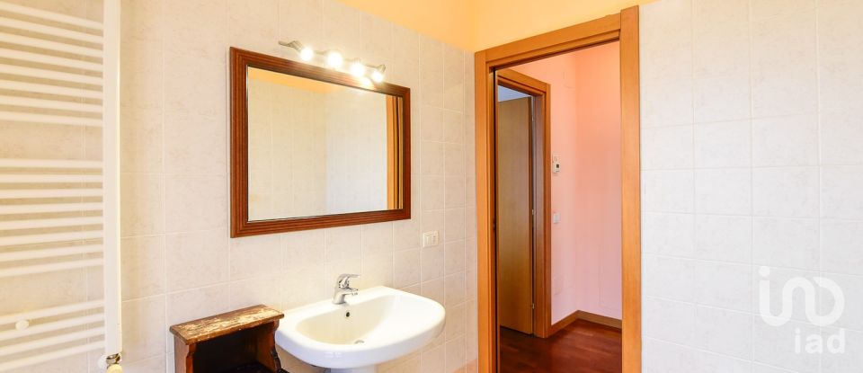 Three-room apartment of 92 m² in Meda (20821)