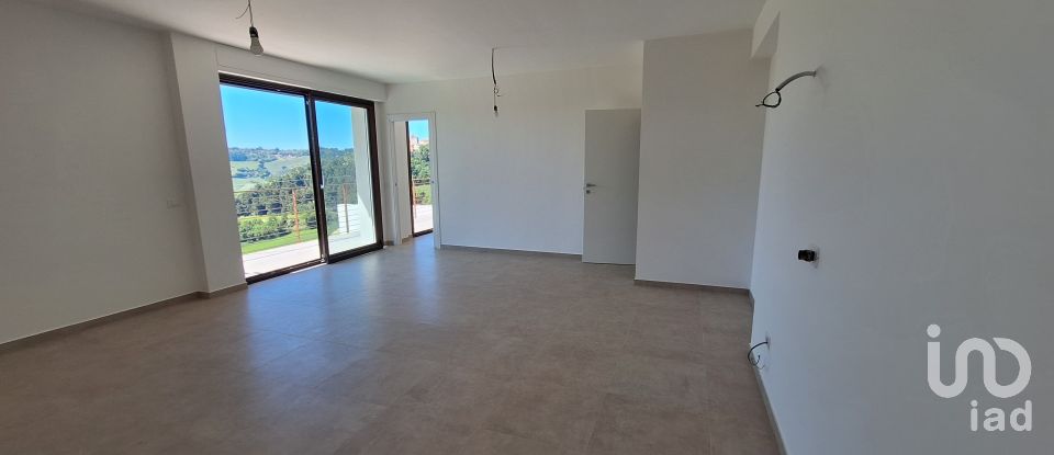 Trilocale di 90 m² a Ancona (60131)