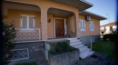 Casa indipendente 12 locali di 274 m² in Guidizzolo (46040)