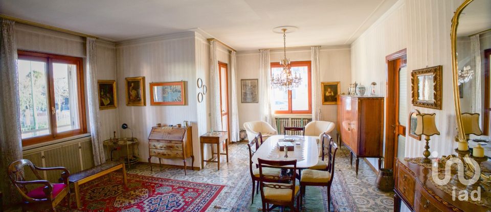 Casa indipendente 12 locali di 274 m² in Guidizzolo (46040)