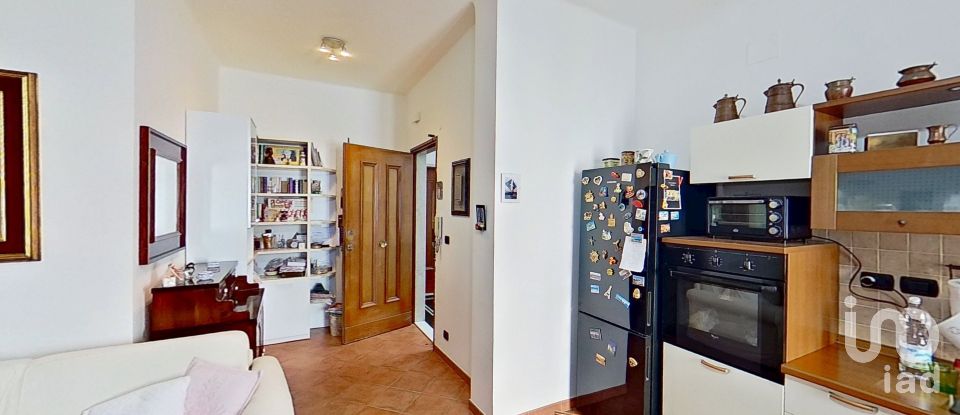 Appartamento 6 locali di 77 m² a Genova (16132)