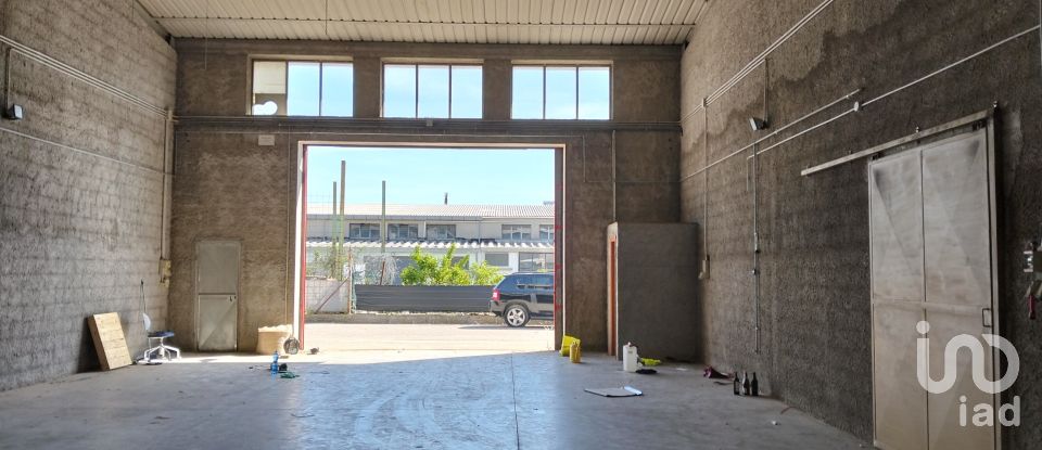 Capannone di 220 m² in Silvi (64028)