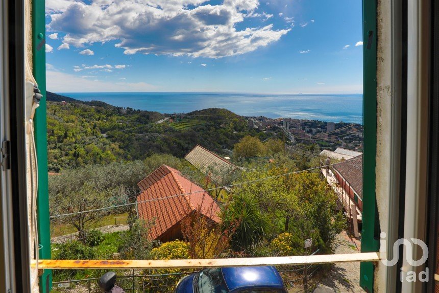 Mansion 10 rooms of 143 m² in Genova (16133)