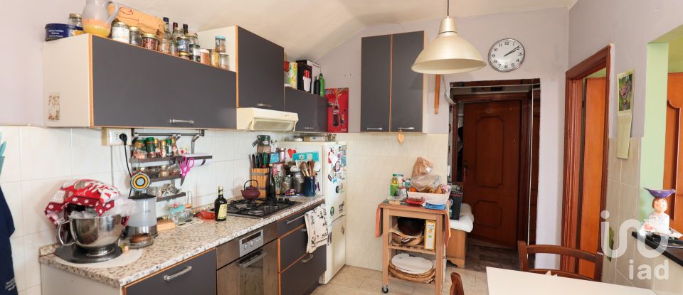 Mansion 10 rooms of 143 m² in Genova (16133)