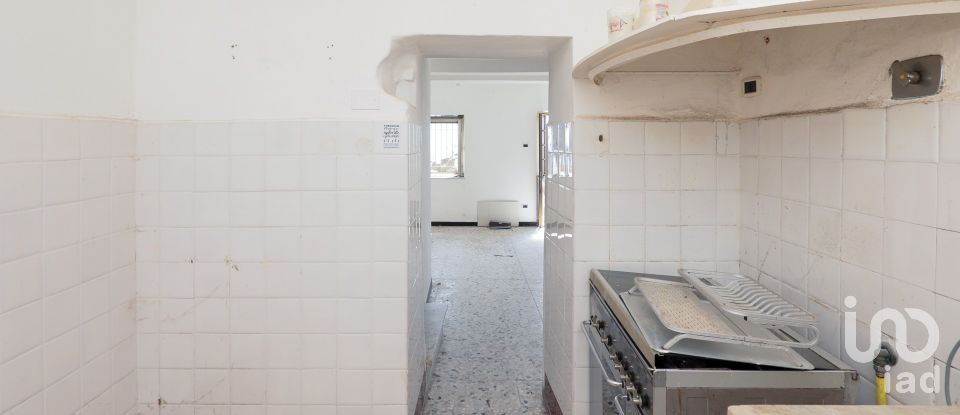 Mansion 10 rooms of 143 m² in Genova (16133)