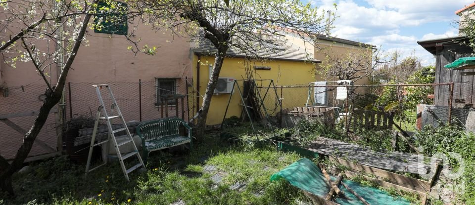 Mansion 10 rooms of 143 m² in Genova (16133)