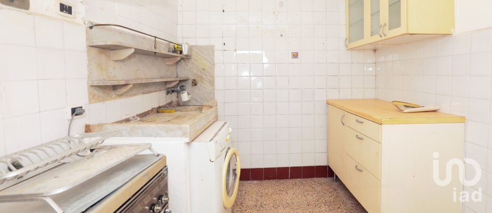 Mansion 10 rooms of 143 m² in Genova (16133)