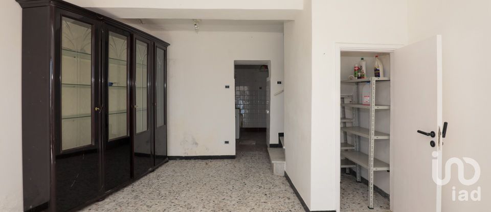 Mansion 10 rooms of 143 m² in Genova (16133)