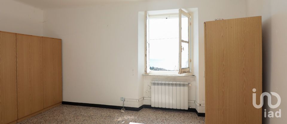 Mansion 10 rooms of 143 m² in Genova (16133)