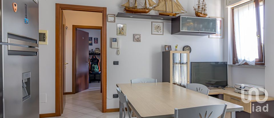 Bilocale di 52 m² a Cantù (22063)