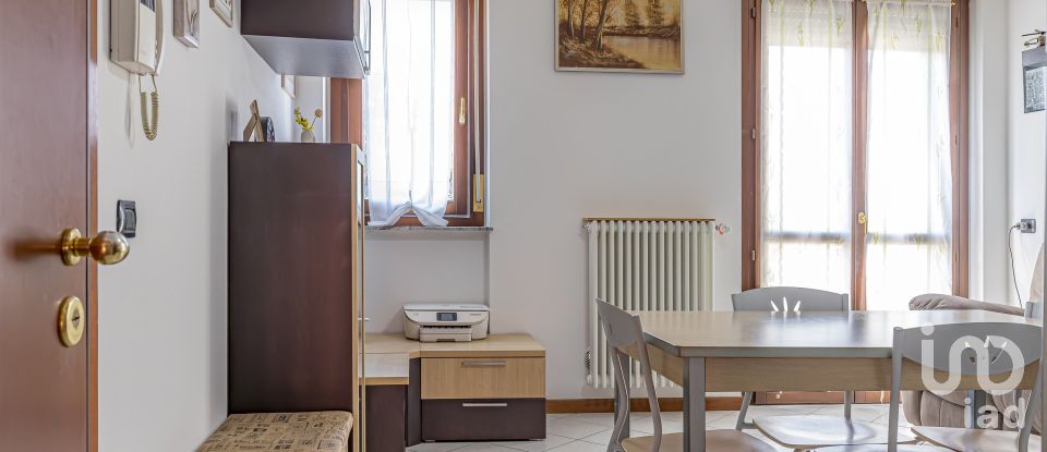 Bilocale di 52 m² a Cantù (22063)