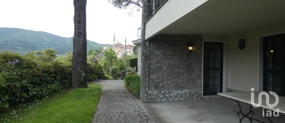 Farm 10 rooms of 230 m² in Carro (19012)