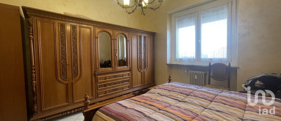 Apartment 0 rooms of 83 m² in None (10060)