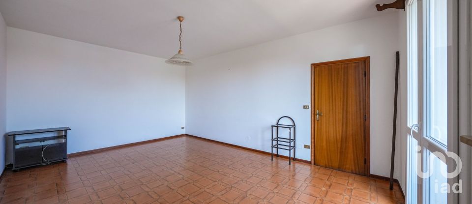 House 5 rooms of 121 m² in Migliaro (44020)