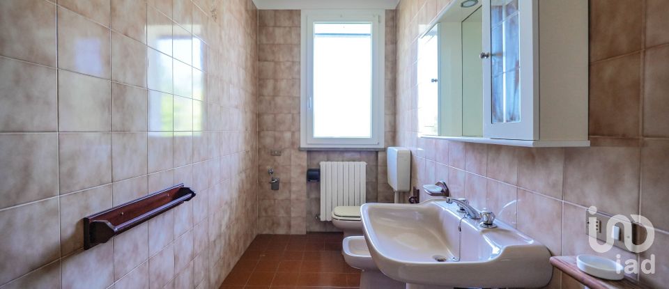 House 5 rooms of 121 m² in Migliaro (44020)