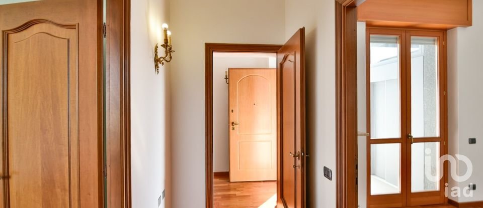 Quadrilocale di 172 m² a Turate (22078)