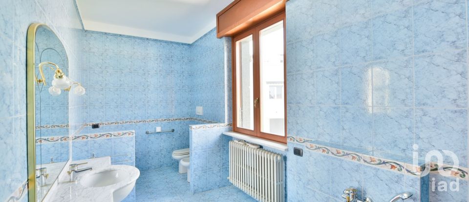 Quadrilocale di 172 m² a Turate (22078)