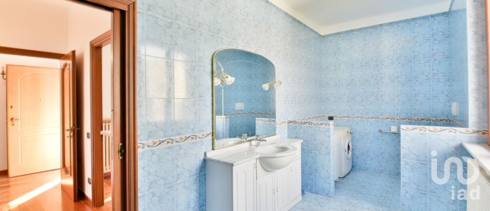 Quadrilocale di 172 m² a Turate (22078)