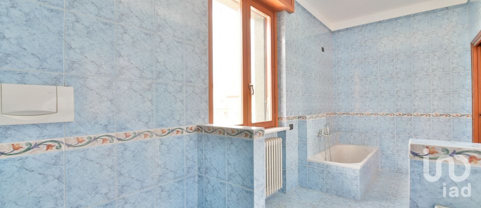 Quadrilocale di 172 m² a Turate (22078)