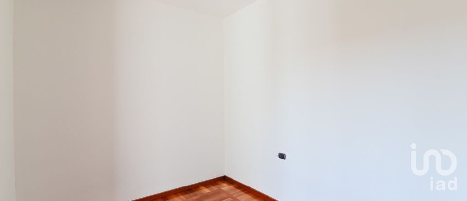 Quadrilocale di 172 m² a Turate (22078)