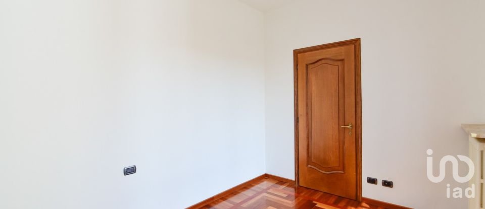 Quadrilocale di 172 m² a Turate (22078)