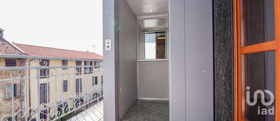 Quadrilocale di 172 m² a Turate (22078)