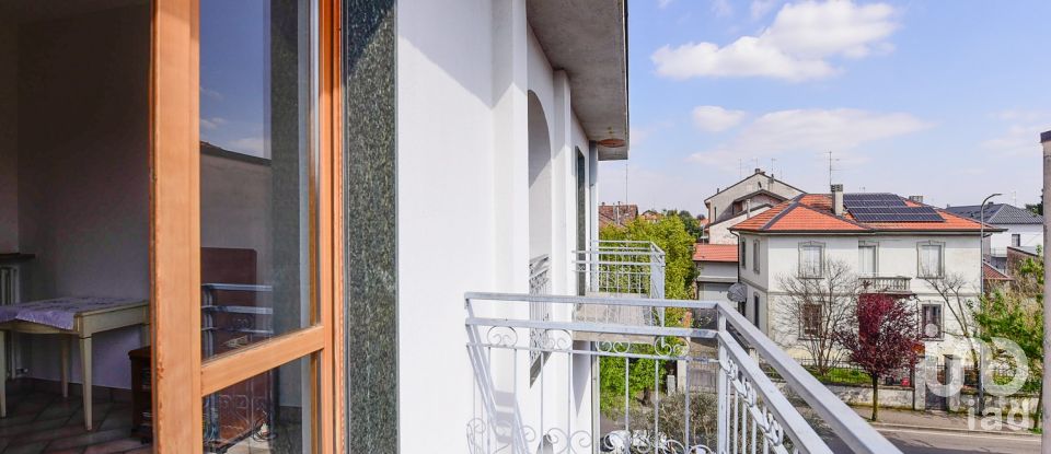 Quadrilocale di 172 m² a Turate (22078)