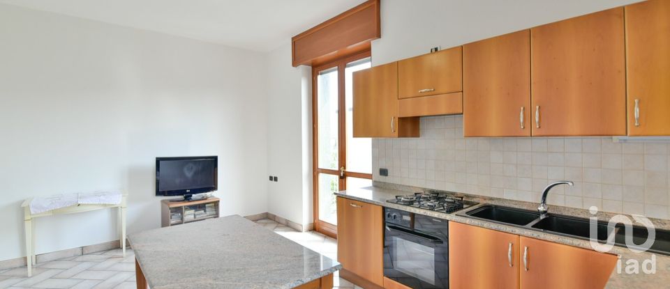 Quadrilocale di 172 m² a Turate (22078)