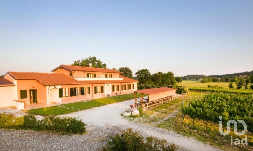 Varie superfici di 0 m² in Monzambano (46040)