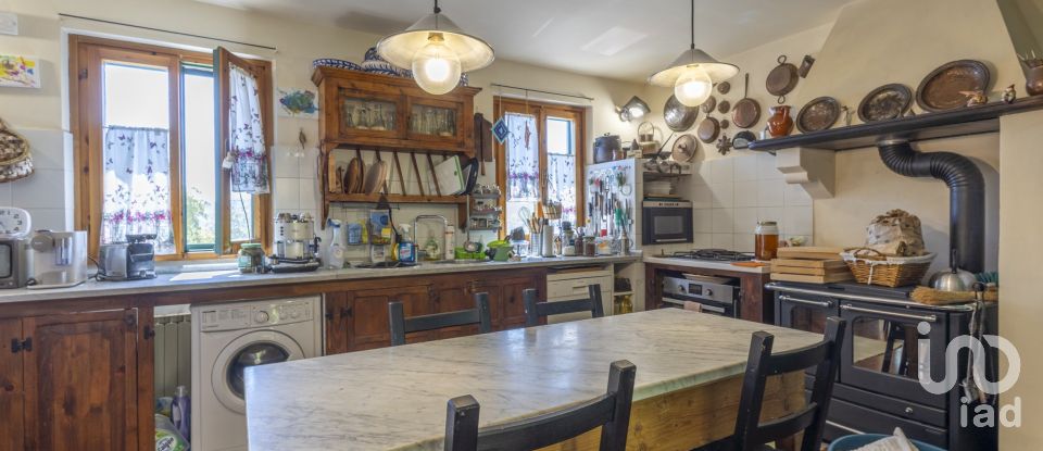 Villa storica 13 locali di 403 m² in Urbino (61029)