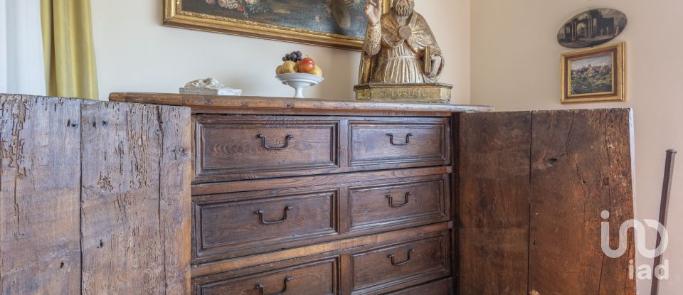 Villa storica 13 locali di 403 m² in Urbino (61029)