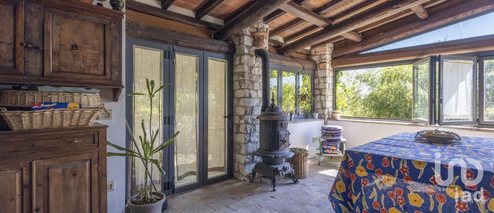 Villa storica 13 locali di 403 m² in Urbino (61029)