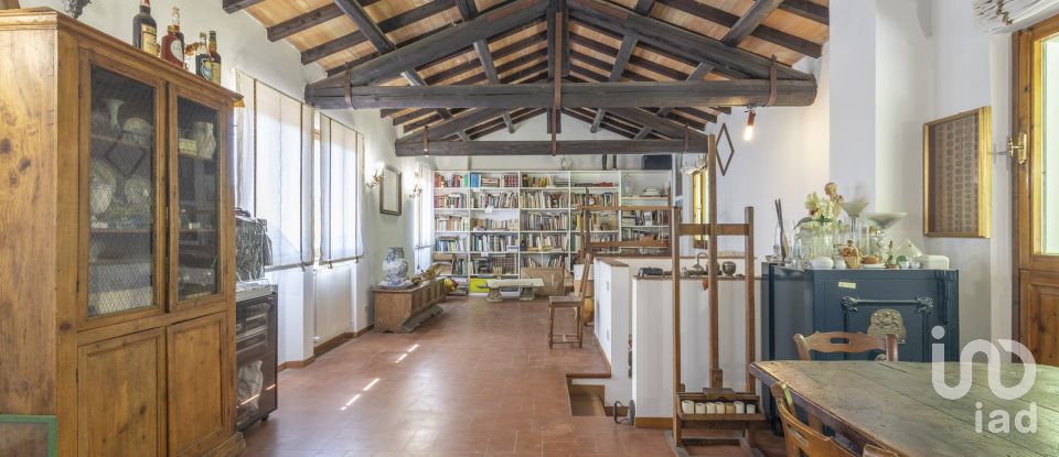 Villa storica 13 locali di 403 m² in Urbino (61029)