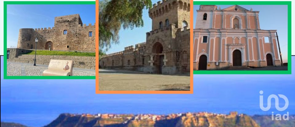 Casale 12 locali di 366 m² in Strongoli (88815)