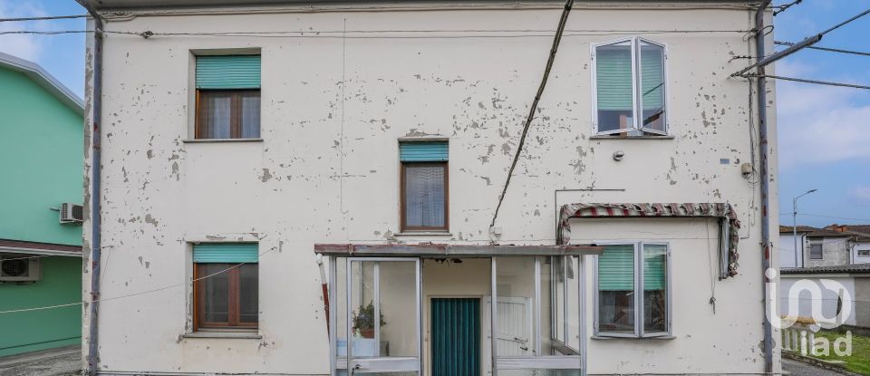 House 9 rooms of 256 m² in Portomaggiore (44015)