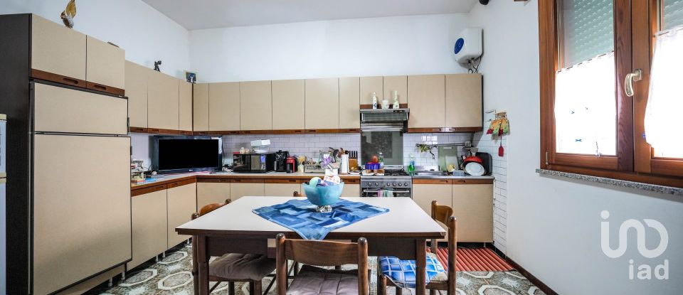 House 9 rooms of 256 m² in Portomaggiore (44015)