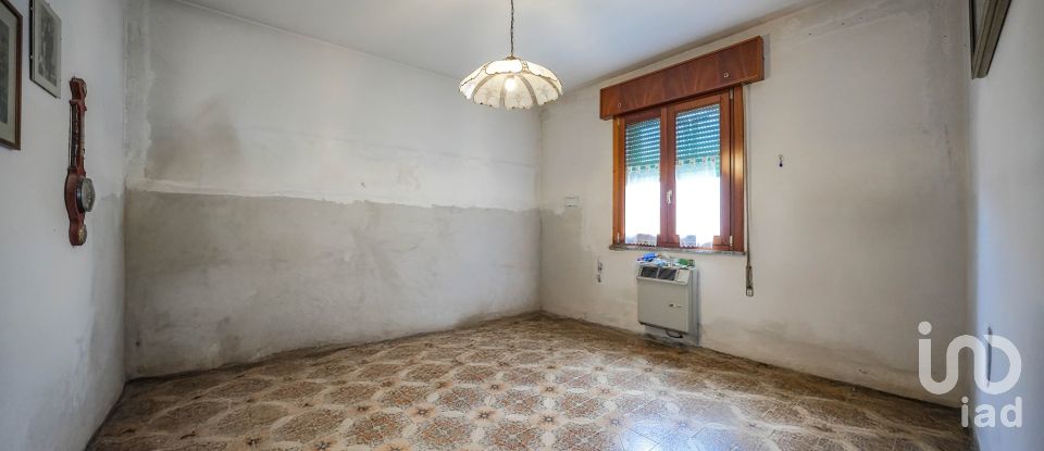 House 9 rooms of 256 m² in Portomaggiore (44015)