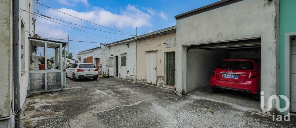 House 9 rooms of 256 m² in Portomaggiore (44015)