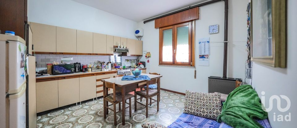 House 9 rooms of 256 m² in Portomaggiore (44015)