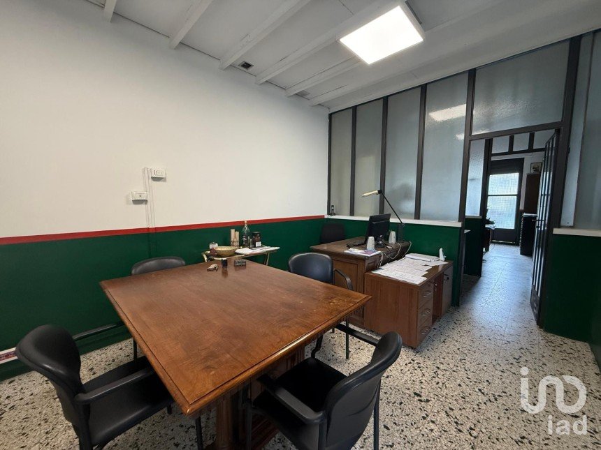 Negozio / locale commerciale di 125 m² in Arezzo (52100)