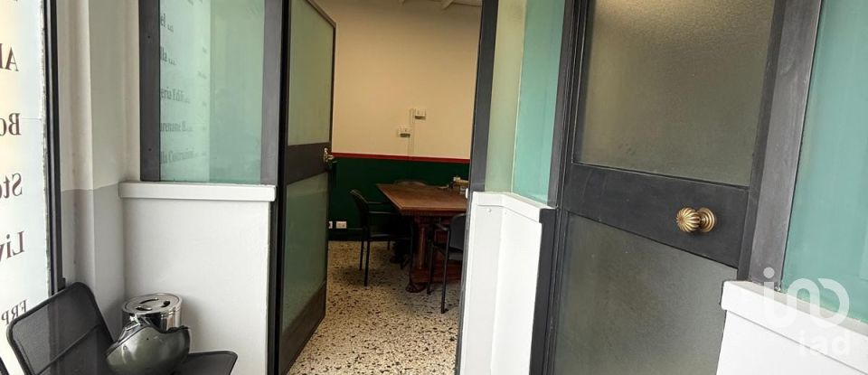 Negozio / locale commerciale di 125 m² in Arezzo (52100)