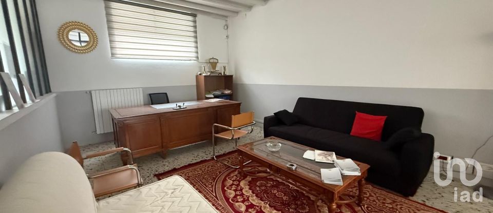 Negozio / locale commerciale di 125 m² in Arezzo (52100)