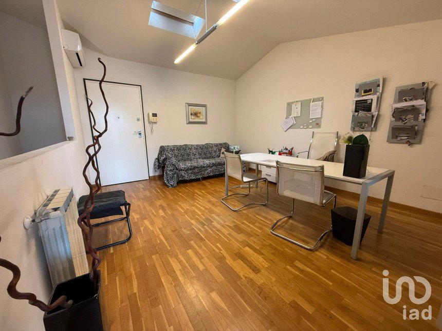 Apartment 5 rooms of 90 m² in Arezzo (52100)