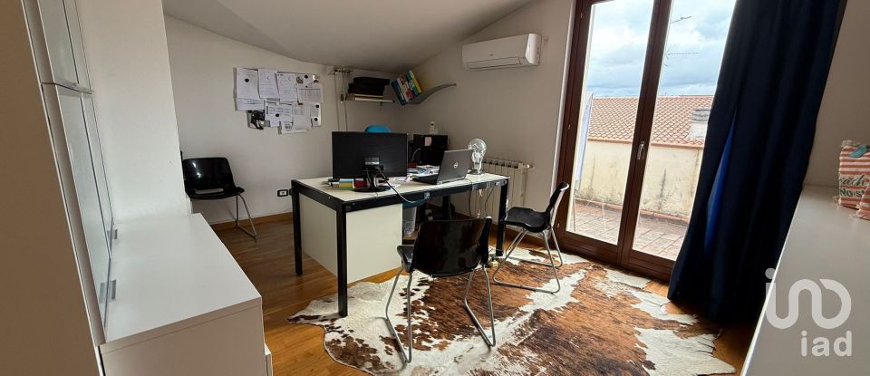 Apartment 5 rooms of 90 m² in Arezzo (52100)