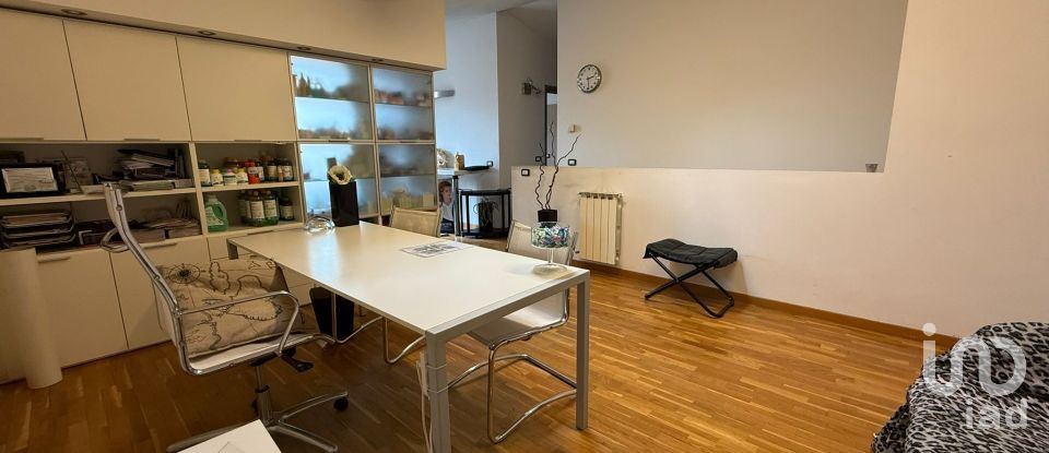 Apartment 5 rooms of 90 m² in Arezzo (52100)